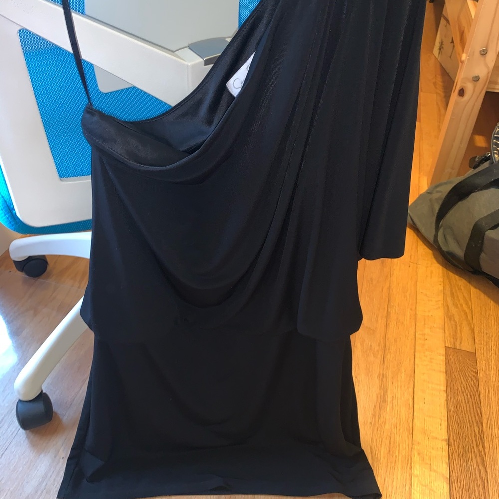 One shoulder black dress